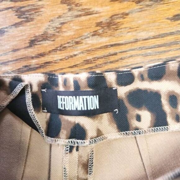 Reformation Braydon Leopard Pants  Brown Front Zip Pockets sz Size 2P - Picture 2 of 4